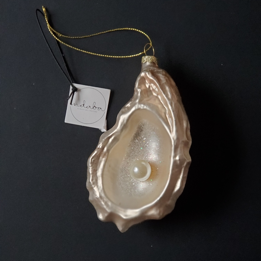Hand-blown Glass Christmas Ornament of Oyster with Pearl and Sparkling Glitter
